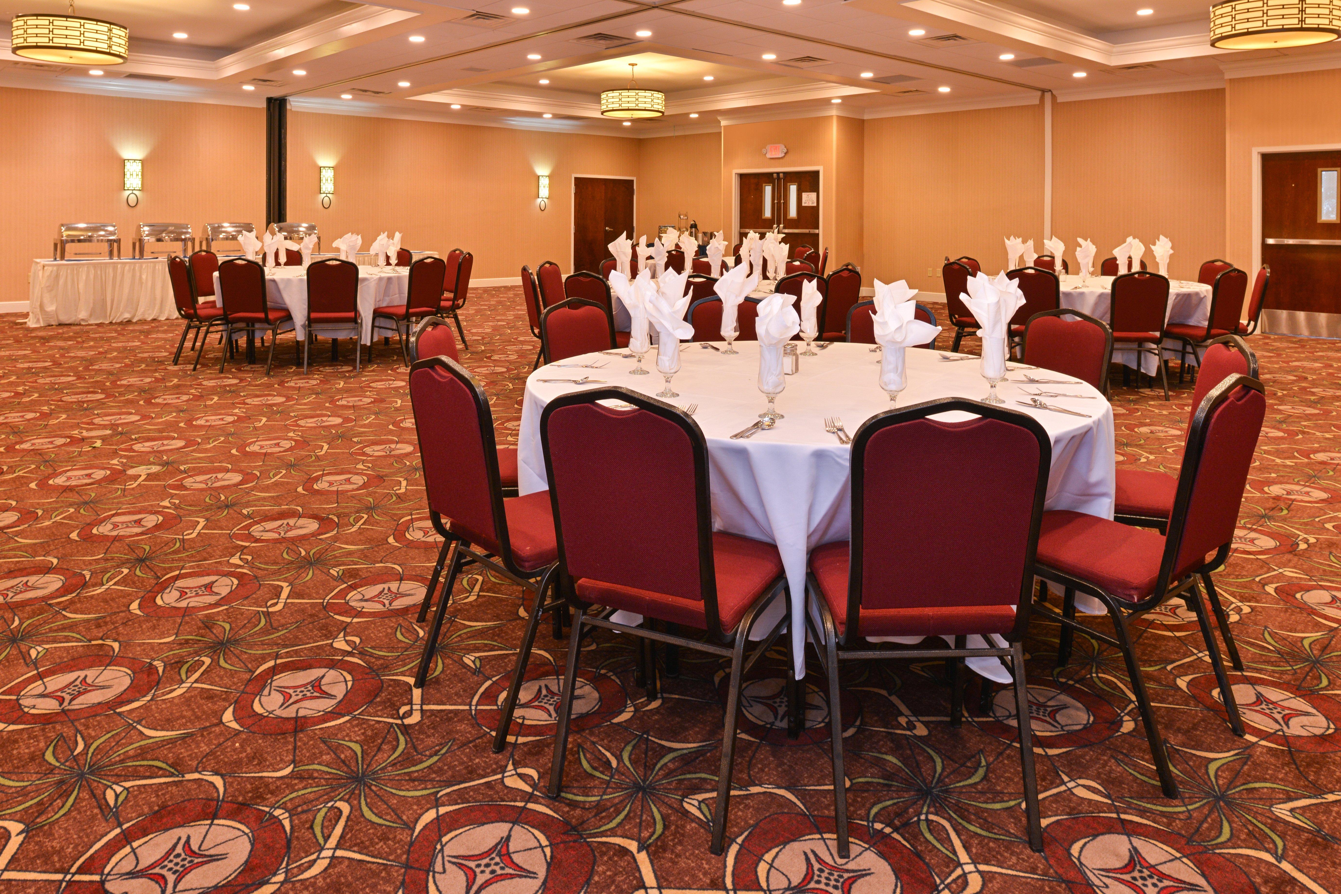 Holiday Inn New London By Ihg Bagian luar foto